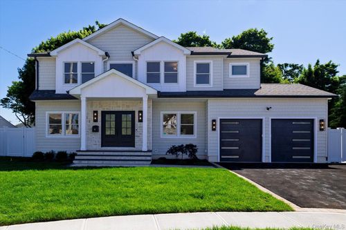 8 Van Cott Pl, North Bellmore, NY, 11710-2639 | Card Image