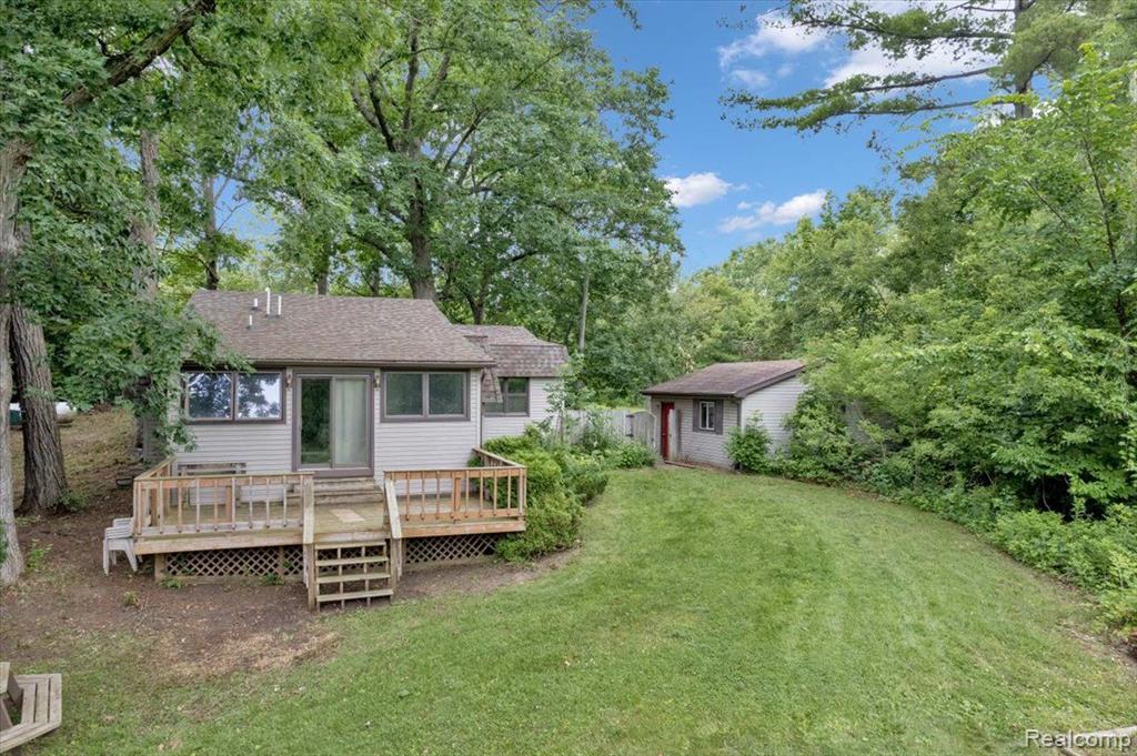 Jasmond Rd, Goodrich, MI 48438