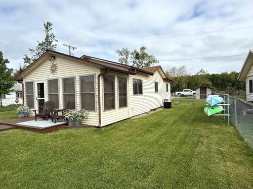 11003 Pennock Ln, Delton, MI, 49046-7536 | Card Image