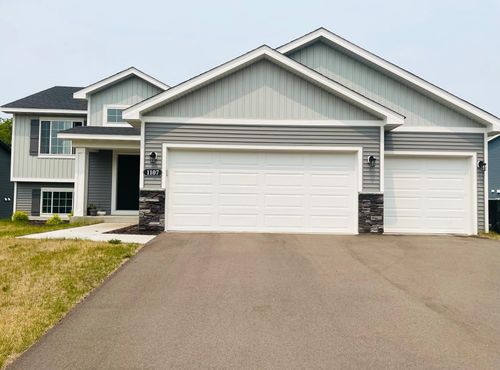 1107 Tiger Ct Ne, Isanti, MN, 55040-5515 | Card Image