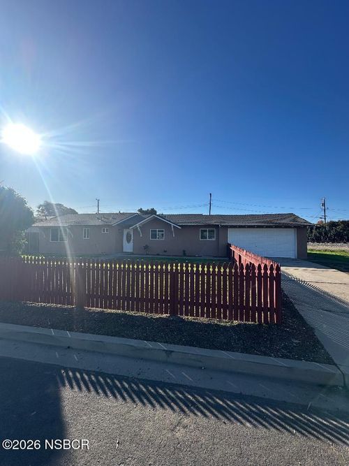 319 S B Street, Lompoc, CA, 93436 | Card Image