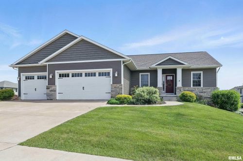 4241 Colorado Dr, Bettendorf, IA, 52722-7242 | Card Image