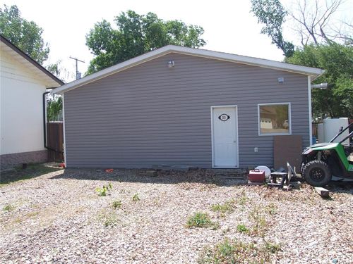 103 Main St, Richmound, SK, S0N | Card Image