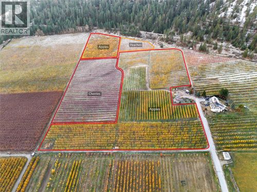 9827 Gillard Ave, Summerland, BC, V0H1Z8 | Card Image