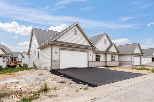 215-2-1797 Cedar Ridge Drive, Slinger, WI, 53086 | Card Image