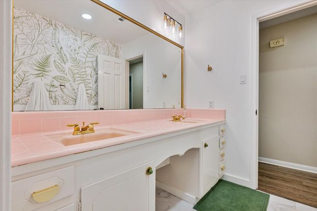 The character here is unmatched in other home | Image 27