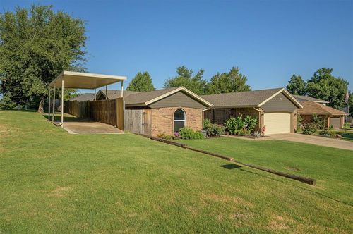 2901 Wheeler Ct, Oklahoma City, OK, 73127-1444 | Card Image