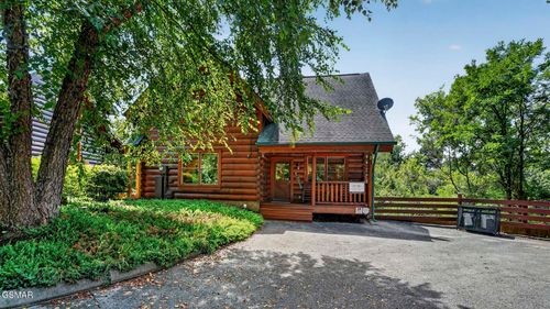 1123 Towering Oaks Dr, Sevierville, TN, 37876-2548 | Card Image