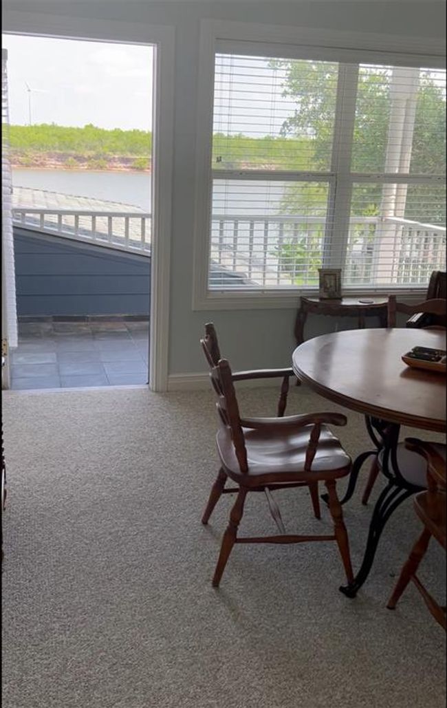 Upstairs Sitting area | Image 15