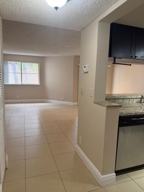 324-9901 Westview Dr, Coral Springs, FL, 33076-2597 | Card Image