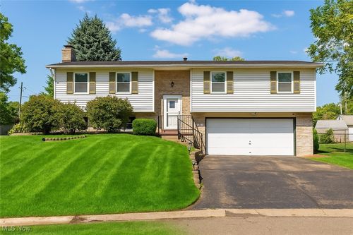 825 6th St Ne, North Canton, OH, 44720-2164 | Card Image