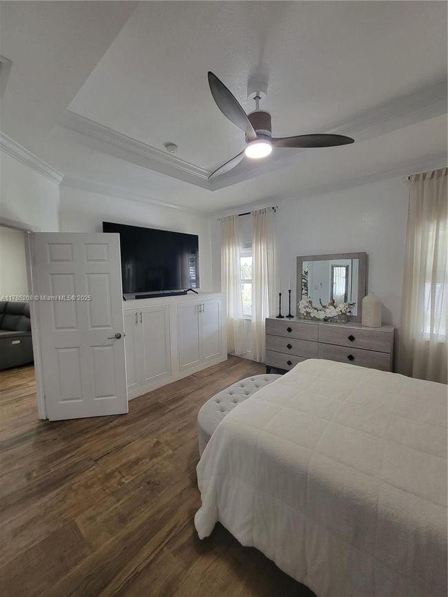 405 Ne 25 Th Ter, House other with 3 bedrooms, 2 bathrooms and null parking in Homestead FL | Image 28