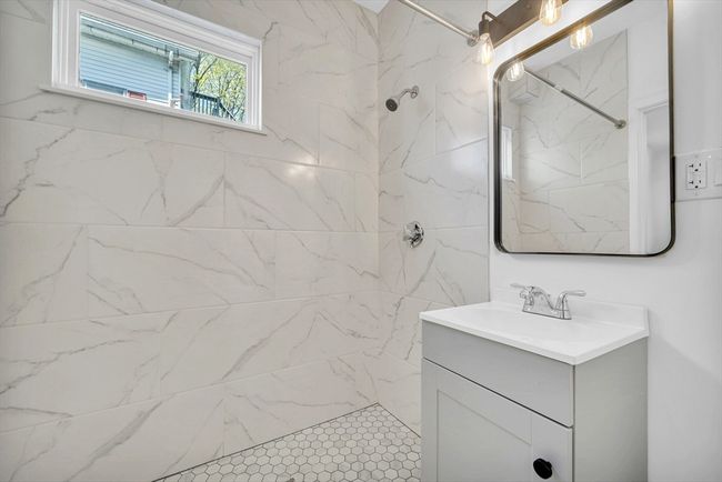 2 - 123 Grove St, Condo with 1 bedrooms, 1 bathrooms and 1 parking in Haverhill MA | Image 12