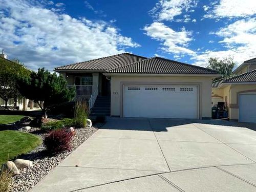 295 Canyon Blvd W, Lethbridge, AB, T1K6V2 | Card Image
