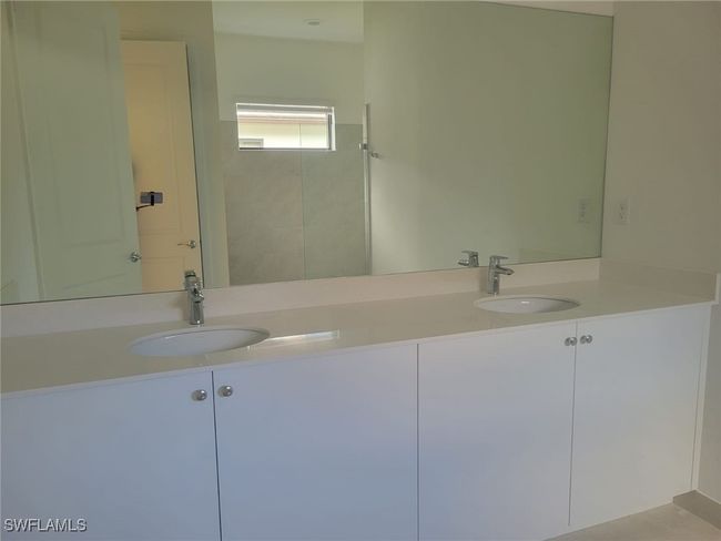 Full bathroom with double vanity | Image 17
