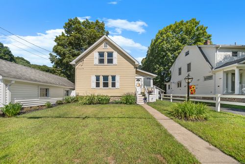 9 Wooster St, Seymour, CT, 06483-3616 | Card Image