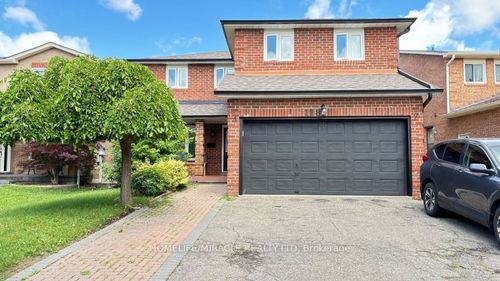118 Wexford Rd, Brampton, ON, L6Z2T5 | Card Image