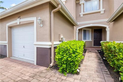 9774 Roundstone Cir, FORT MYERS, FL, 33967-5157 | Card Image