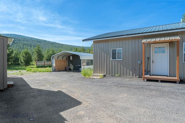 1 Bedroom Apartment with Garage/Shop | Image 15
