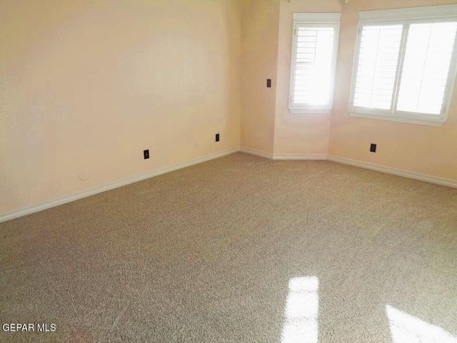 Master Bedroom | Image 18