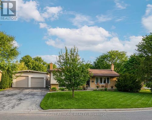 68 Downing Cres, London, ON, N6C3C8 | Card Image