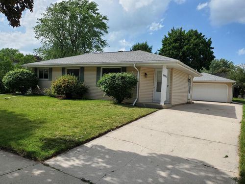 1920 Deerfield Drive, West Bend, WI, 53090 | Card Image