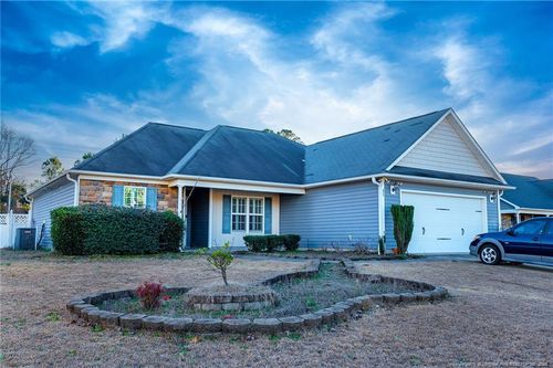 700 Hogart St, Raeford, NC, 28376-7322 | Card Image