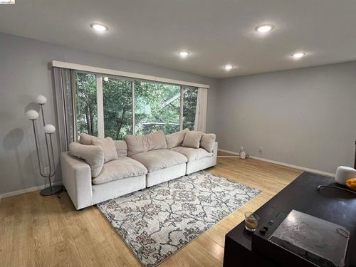 2636 Warring St, Berkeley, CA, 94704-3454 | Card Image