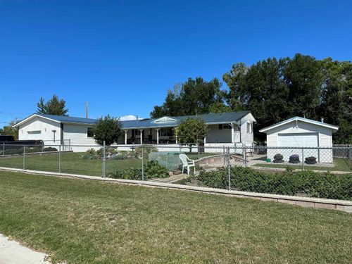 329 Robinson Ave, Lundbreck, AB, T0K | Card Image