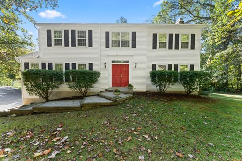 2 Sutherland Dr, Sandy Hook, CT, 06482-1520 | Card Image