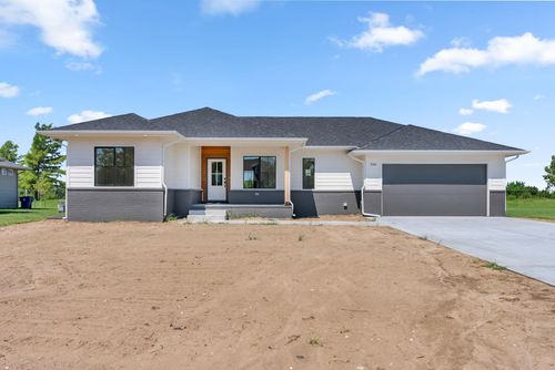 5161 N Colonial Ave, Bel Aire, KS, 67226-7620 | Card Image