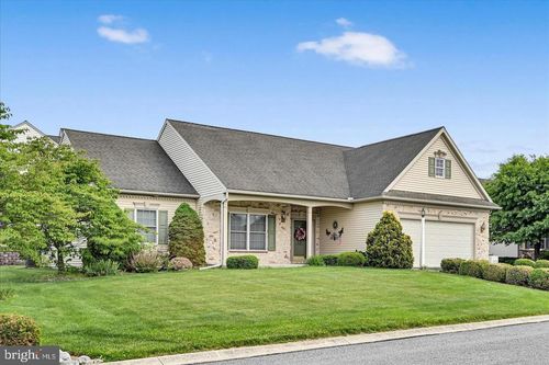 850 Water Edge Ct, LEBANON, PA, 17046-2157 | Card Image