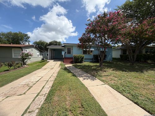327 Blakeley Dr, San Antonio, TX, 78209-5506 | Card Image