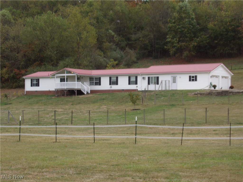 Campbell Rd, New Philadelphia, OH 44663