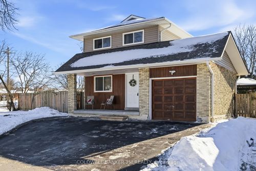 34 Jermyn St, Whitby, ON, L1N5M5 | Card Image