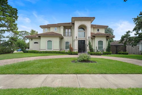 9761 Westview Dr, Houston, TX, 77055-6137 | Card Image