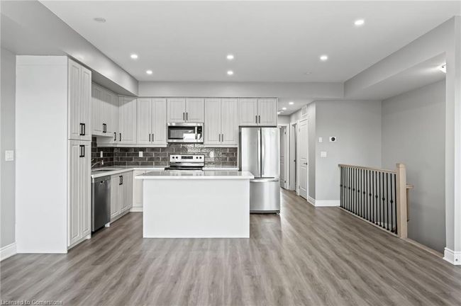 302 - 721 Franklin Blvd, House attached with 2 bedrooms, 2 bathrooms and 1 parking in Cambridge ON | Image 4