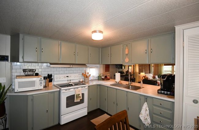 448159 979 Rd, House other with 2 bedrooms, 1 bathrooms and null parking in Vian OK | Image 12