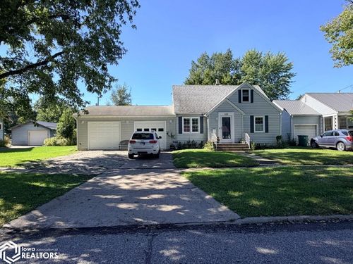 1102 S 4th St, Fairfield, IA, 52556-4013 | Card Image