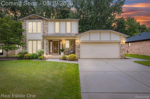 14522 Coulee Dr, Sterling Heights, MI, 48313-5321 | Card Image