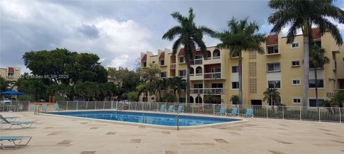 apt-318-7850 Camino Real, Miami, FL, 33143-6887 | Card Image
