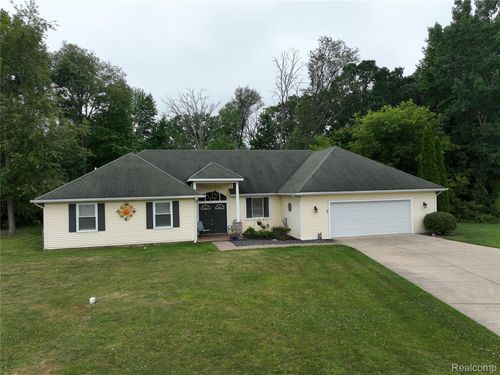 2395 Karen Dr, Howell, MI, 48855-8773 | Card Image
