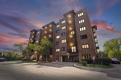 605-9331 Landings Ln, Des Plaines, IL, 60016-5243 | Card Image
