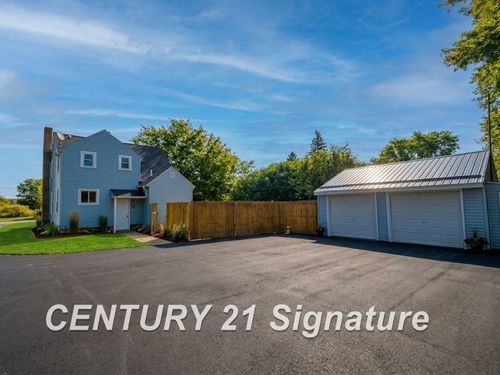 3244 S Center Rd, Burton, MI, 48519-1460 | Card Image