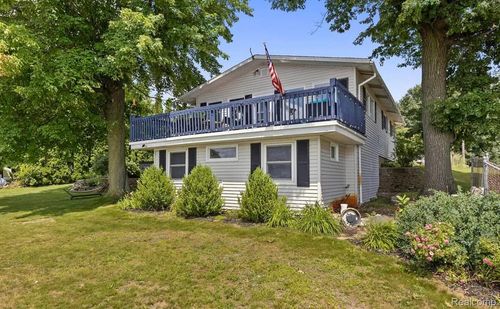 4991 Lakeview Dr, Coral, MI, 49322-9726 | Card Image