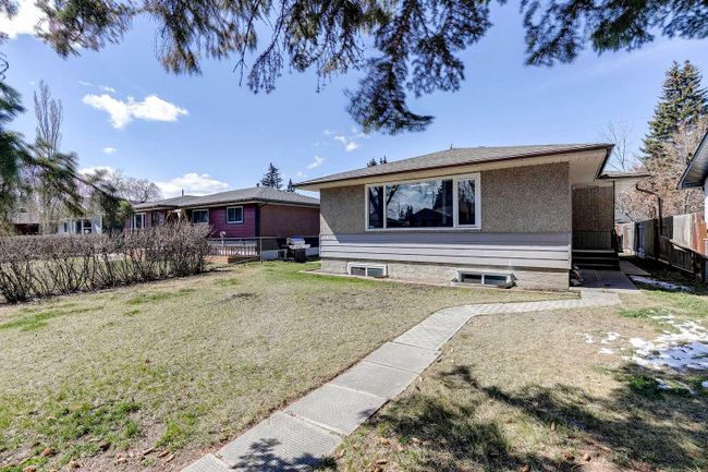 2405 Pinewood Drive Se, Home with 5 bedrooms, 2 bathrooms and 3 parking in Calgary AB | Image 43