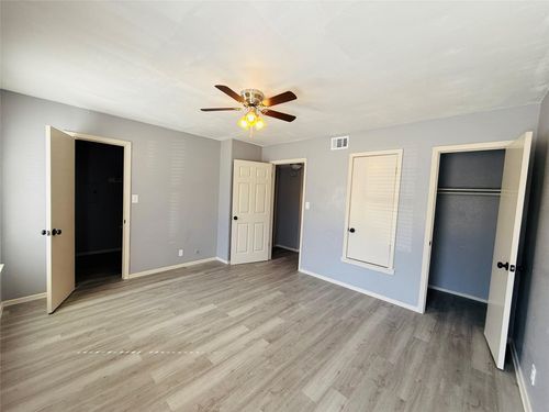 211-60 W Washington St, Paris, TX, 75460-7087 | Card Image