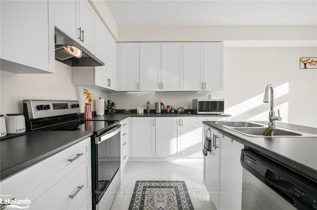 2 Beatrice Dr, House other with 3 bedrooms, 3 bathrooms and 2 parking in Wasaga Beach ON | Image 10