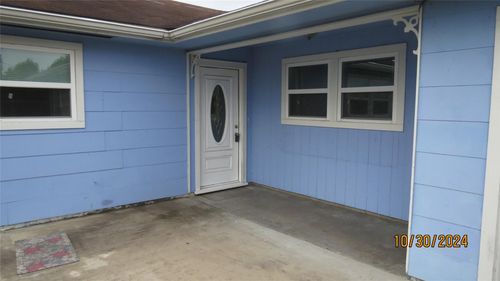 2207 N North Cleveland Street, Dayton, TX, 77535 | Card Image