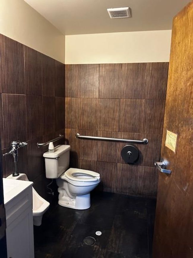 7 S High St, Home with 0 bedrooms, 0 bathrooms and null parking in Belleville IL | Image 9